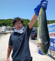 沖一文字内向き、ショアジギでもシイラの釣果☆