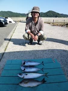 カゴ釣りは色々釣れています、神谷一文字
