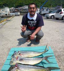 神谷沖一文字　飲ませ＆ルアーでシイラ〜90cm