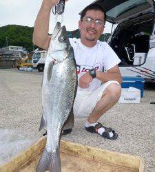 沖一文字、アジの呑ませ釣りでヒラスズキ★