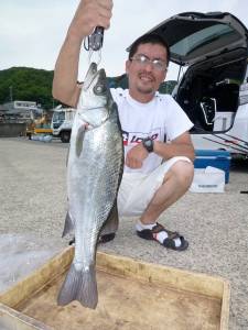 沖一文字、アジの呑ませ釣りでヒラスズキ★