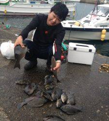 串本の磯　フカセでグレ・イサギ　底物釣りでサンバソウ・イシガキダイ