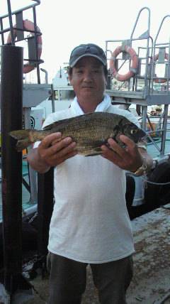 沖一文字スリット　落とし込みでチヌをキャッ…