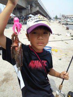 東二見でタコ釣り、粘りに粘って2ハイGET