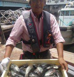 沖の一文字でウキ釣り・イシゴカイでグレ大漁♪