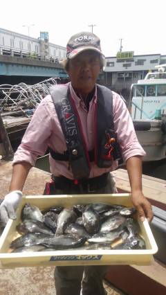 沖の一文字でウキ釣り・イシゴカイでグレ大漁…