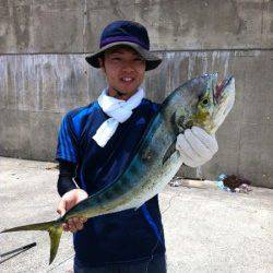 神谷漁港　のませでシイラ86＆66cmゲット！　ジグにもアタリあり☆