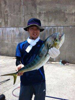 神谷漁港　のませでシイラ86＆66cmゲット！　ジグにもアタリあり☆