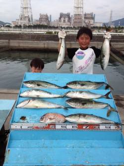 マリーナシティ海洋釣り堀　ハマチ＆マダイで…