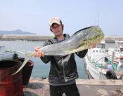 黒島の磯　キャスティングでシイラ95㎝！