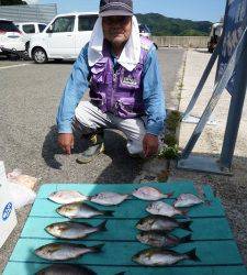 神谷沖一文字、カゴ釣りでイサギ好釣♪