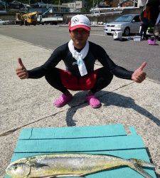 ルアーと飲ませでシイラ3匹！沖一文字内向き