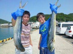 飲ませ釣りでシイラ2本、3回バラシあり　