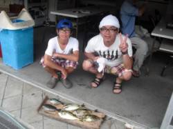 ハオリ磯、親子でフカセ釣り、グレとアイゴを…