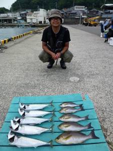 神谷沖一文字でのカゴ釣り、イサギにサバに大…