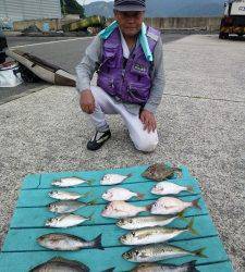 イサキに丸アジにマルハゲetc カゴ釣りで大漁♪