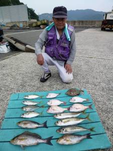 イサキに丸アジにマルハゲetc カゴ釣りで…