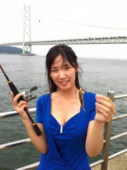 アジュール舞子！釣りガールがカワハギを・・…