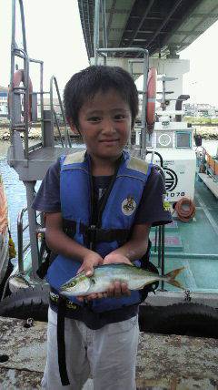 旧一文字3番、ルアーでツバスの釣果☆