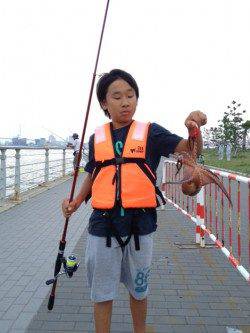 大阪南港　タコジグでタコ1パイ　カラーは赤がオススメ