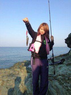 雑賀崎　エギングでアオリイカ数釣り　ヒットカラーはレッド＆ピンク☆