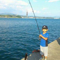 堺漁港でファミリーフィッシング！お子様が一番乗り！