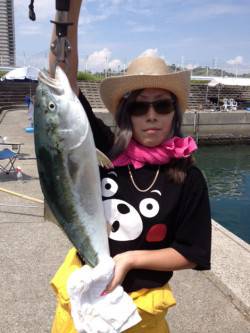 マリーナシティ海洋釣り堀　ブリの他、マダイ…