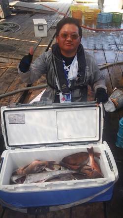 家島　海上釣り堀でマダイ9匹＆カンパチ3匹…