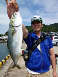 沖一文字内き　ルアーでツバス&カマ…