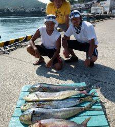 神谷沖一文字　飲ませ釣りでカンパチ・シイラの釣果
