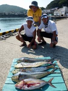神谷沖一文字　飲ませ釣りでカンパチ・シイラ…