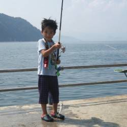 親海公園に豆アジを釣りに行ってきました♪