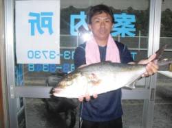 トップでカンパチ65㎝！！ カブト磯でのキ…