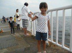 南港海釣り公園　サイキでアジ・イワシなど　アイゴのヒレにはご注意を