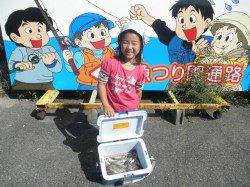 南港海釣り公園　アジは28cmの良型も　タチウオは朝方に15本