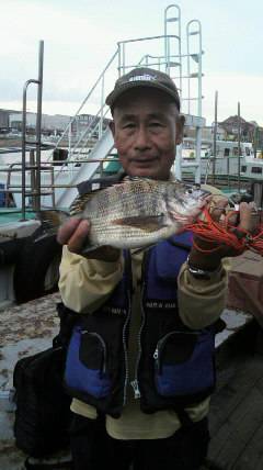 沖一文字スリットで落とし込み、チヌの釣果