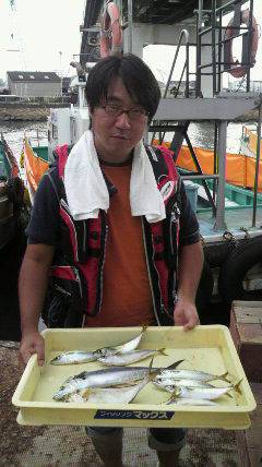 岸和田一文字　ショアジギングでサゴシ・シオ・サバがヒット