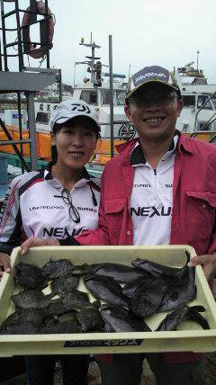 岸和田沖一文字北 イシゴカイの餌でグレ＆カ…