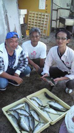 沖一文字北ではのませでツバスが好調でした♪…