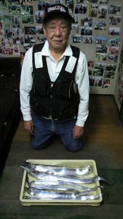 岸和田一文字　タチウオはサイズも上がってい…