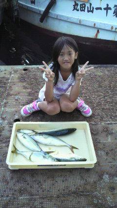 岸和田一文字　アジの飲ませ釣りでツバス〜3…