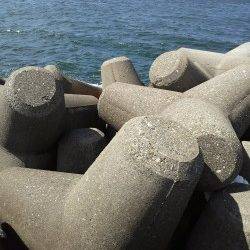 高砂港で穴釣り、青物の惜しいバラシも