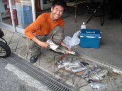 沖ノ島_地ノ島　エギングでアオリイカ15ハ…