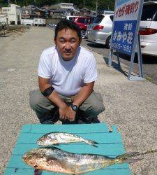 ヒラバエ、ルアーで90cmのシイラをキャッチ