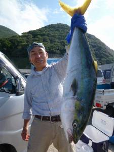 神谷沖一文字　のませでメジロ・ルアーでツバ…