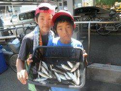 園全体でアジ〜800匹、タチウオは4匹…南港海釣り公園