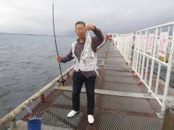 尼崎市魚つり公園、昼からは晴れ間が出ました…