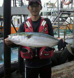 岸和田一文字　のませでブリ83cm6キロ！