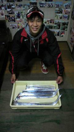 岸和田一文字　ウキ釣りでタチウオの釣果