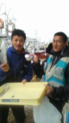 沖のカーブ、ルアーでハマチ&タチウオGET